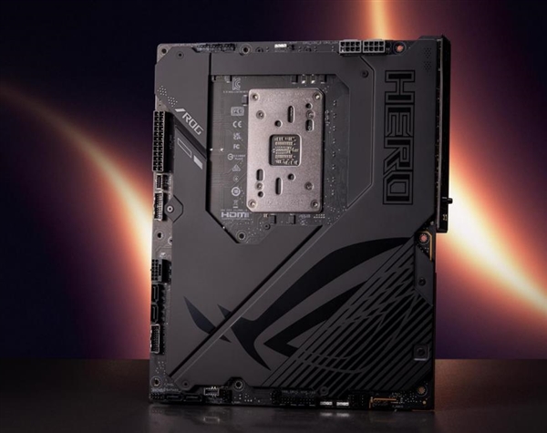 ock the ROG Lab」震撼科隆游戏展pg电子模拟器试玩释放巅峰战力！ROG「Unl(图8)